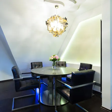 Linden-charm Homestay *